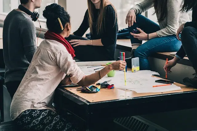 5 Stratégies pour Établir une Guidance Personnalisée pour Créateurs