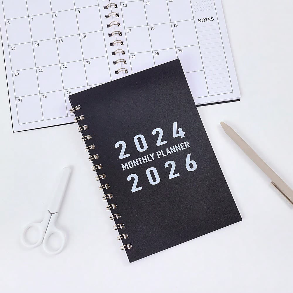 Agenda mensuel 2024-2026 de 29 feuilles en PVC noir couverture étanche, cahier de calendrier mensuel, horaires quotidiens des étudiants pour les